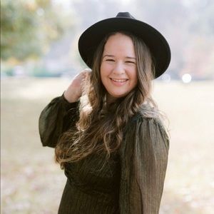 Meet your Posher, Anna